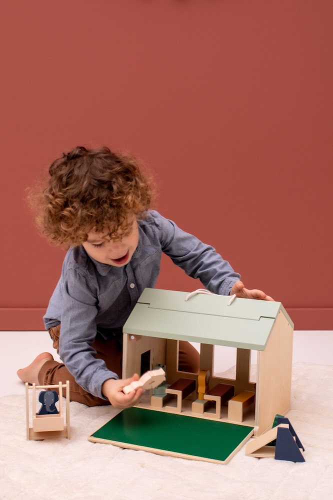 École en bois avec accessoires